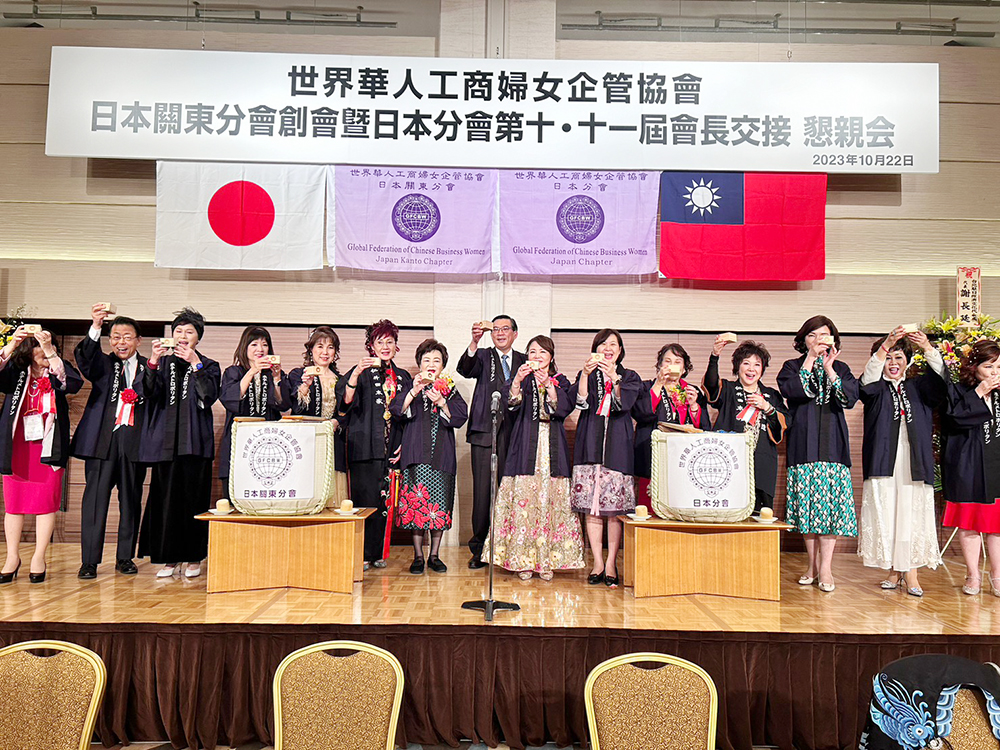嘉賓們舉行開鏡與乾杯儀式
