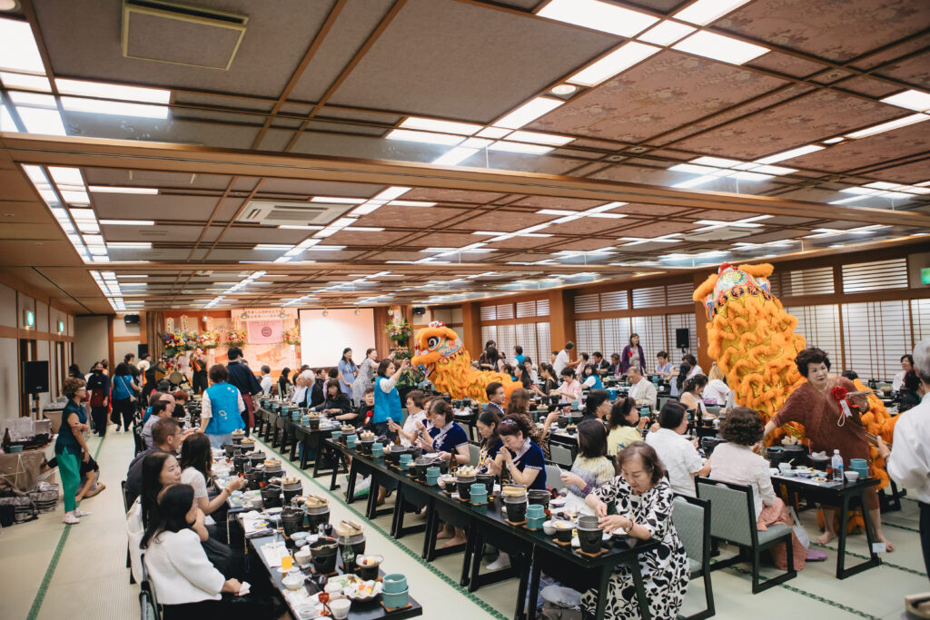 懇親會安排舞獅表演